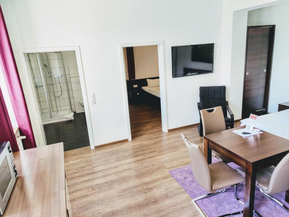 Boardinghouse - Stadtvilla Budget ชไวน์ฟอร์ท ภายนอก รูปภาพ