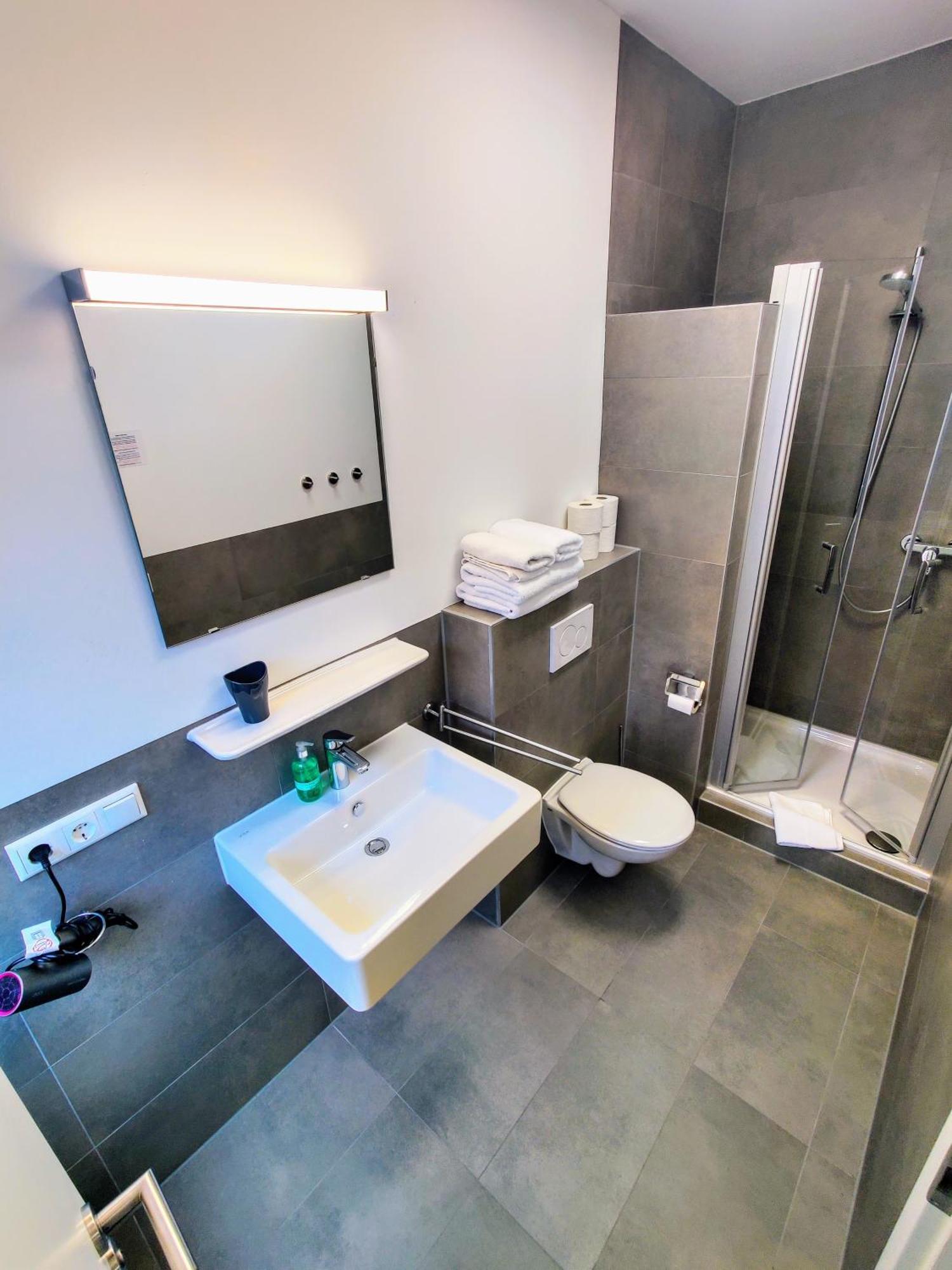 Boardinghouse - Stadtvilla Budget ชไวน์ฟอร์ท ภายนอก รูปภาพ
