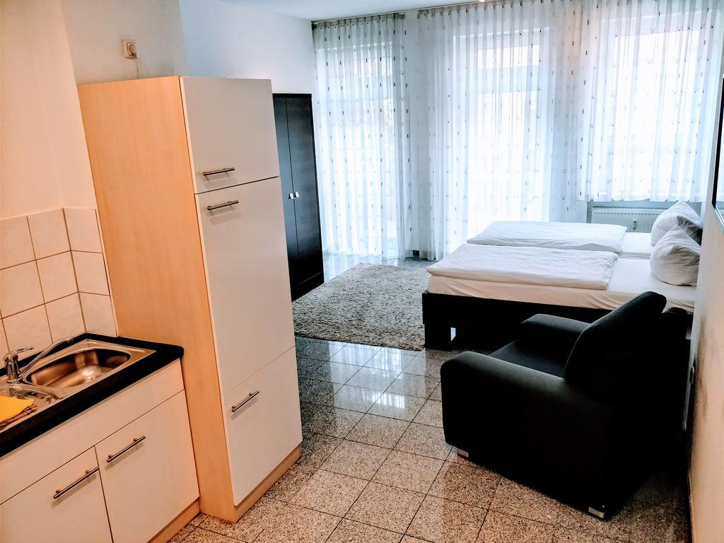 Boardinghouse - Stadtvilla Budget ชไวน์ฟอร์ท ภายนอก รูปภาพ