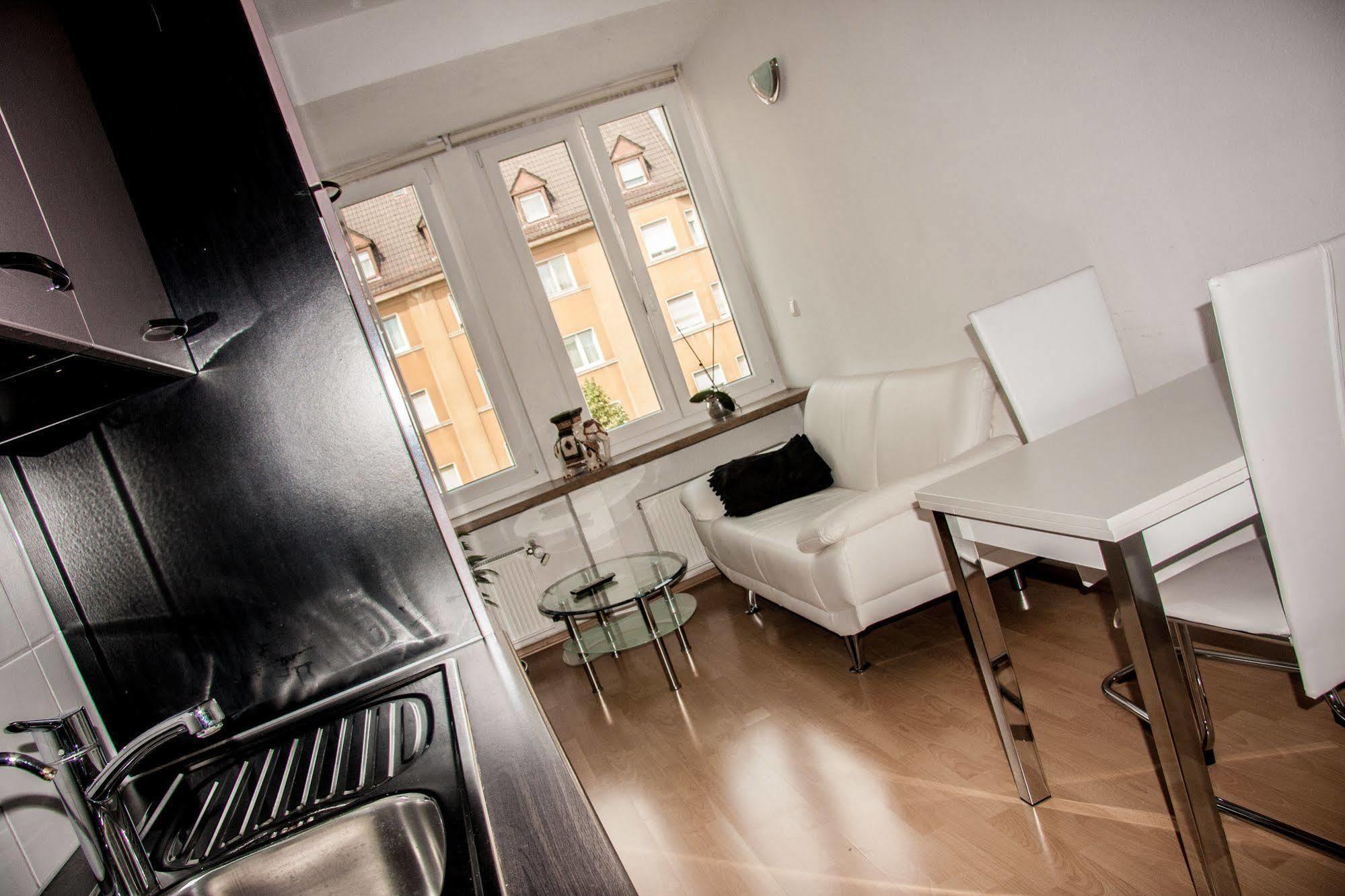 Boardinghouse - Stadtvilla Budget ชไวน์ฟอร์ท ภายนอก รูปภาพ