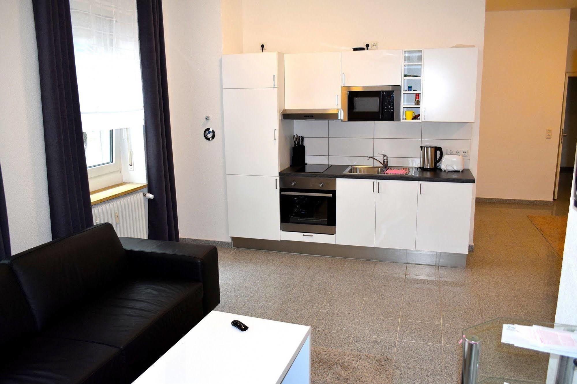 Boardinghouse - Stadtvilla Budget ชไวน์ฟอร์ท ภายนอก รูปภาพ