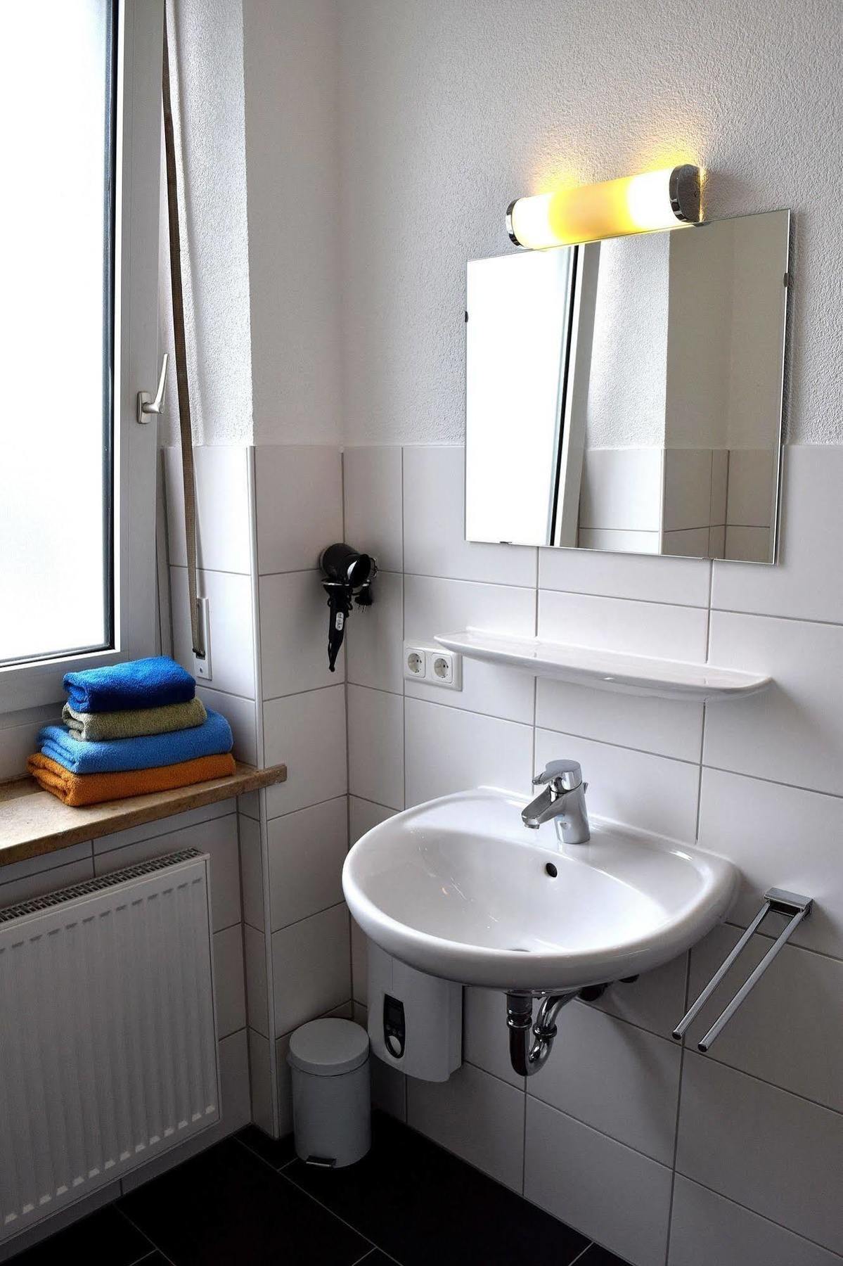 Boardinghouse - Stadtvilla Budget ชไวน์ฟอร์ท ภายนอก รูปภาพ