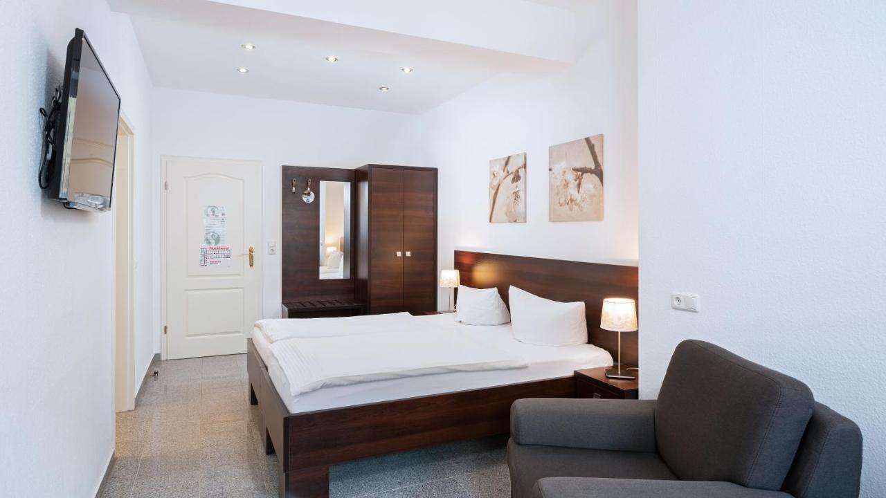 Boardinghouse - Stadtvilla Budget ชไวน์ฟอร์ท ภายนอก รูปภาพ