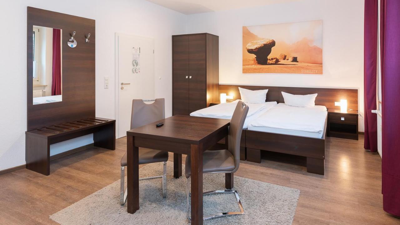 Boardinghouse - Stadtvilla Budget ชไวน์ฟอร์ท ภายนอก รูปภาพ