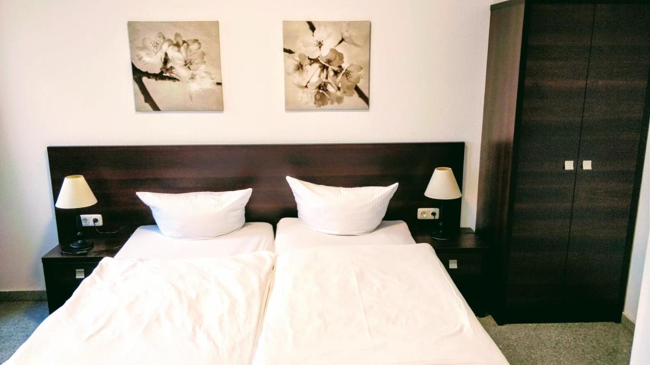 Boardinghouse - Stadtvilla Budget ชไวน์ฟอร์ท ภายนอก รูปภาพ